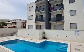 West Star Apartment